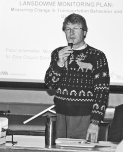 Councillor Chernushenko speaking at the December 9 St. Giles meeting on the Lansdowne Monitoring Plan. Photo: Lorrie Loewen